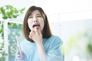 矯正治療後の後戻りを防ぐためにできるコツを徹底解説