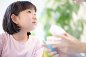 歯科矯正は何歳でもできる？矯正時期などを解説