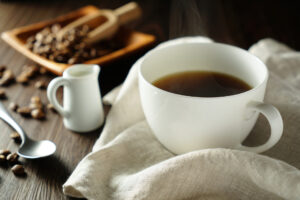 インビザライン矯正中にコーヒーを飲むのはNG？
