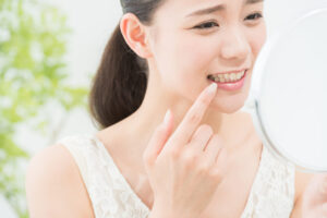 矯正治療中にむし歯を発見!矯正治療への影響は?