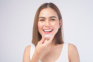 矯正はいつ始めるのがベスト?治療のタイミングや子どもと大人の違いを解析!