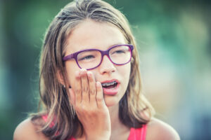 矯正は痛いってほんと？痛い時の対処法はある？
