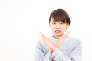 矯正はしたいけど目立つのは嫌!目立たない矯正治療を解説