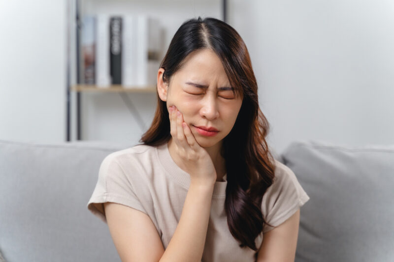 矯正の痛みは我慢するしかない?矯正中に痛みが出る原因や対処方法を解説!